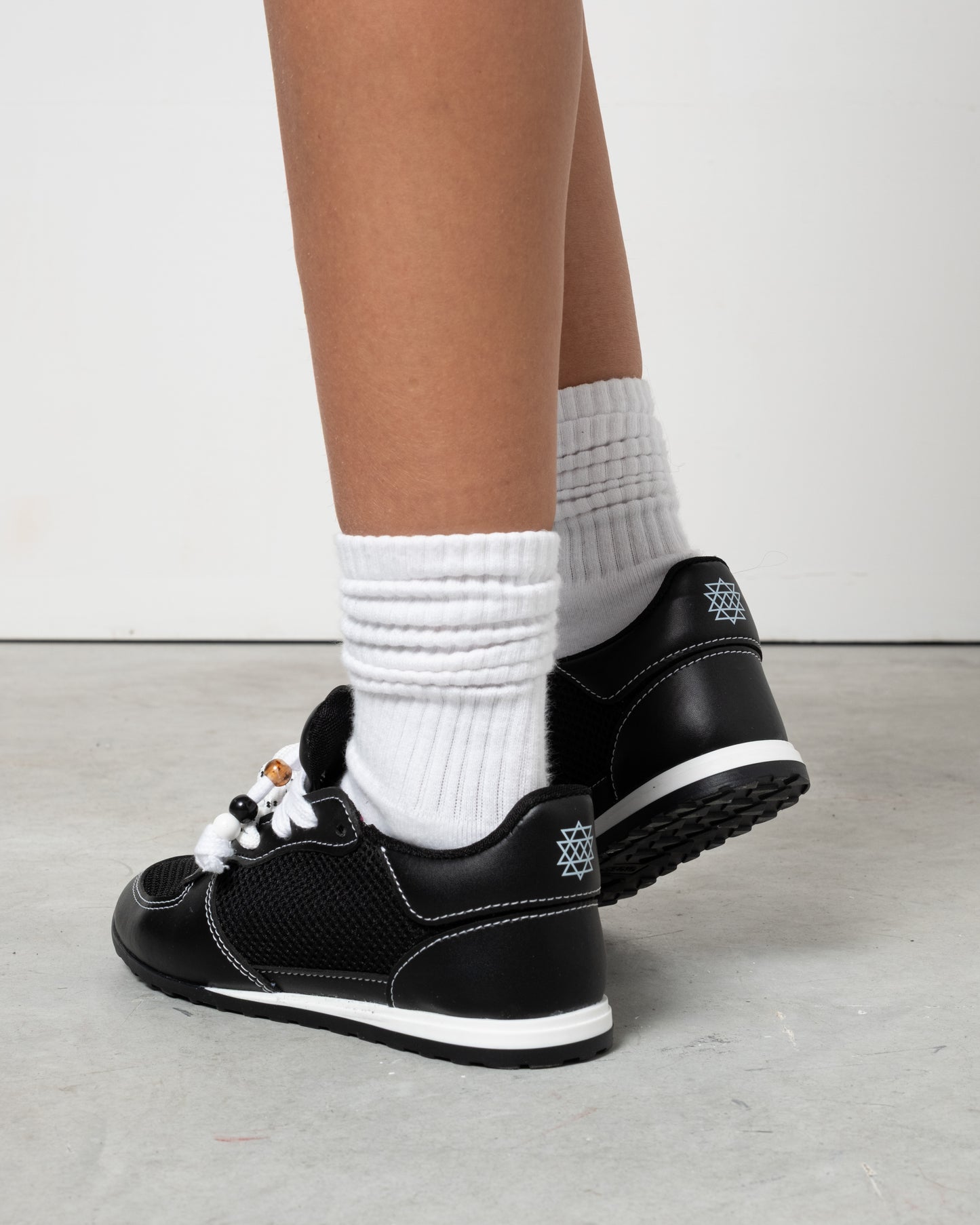 Sneakers donna leggere LOW - Nera
