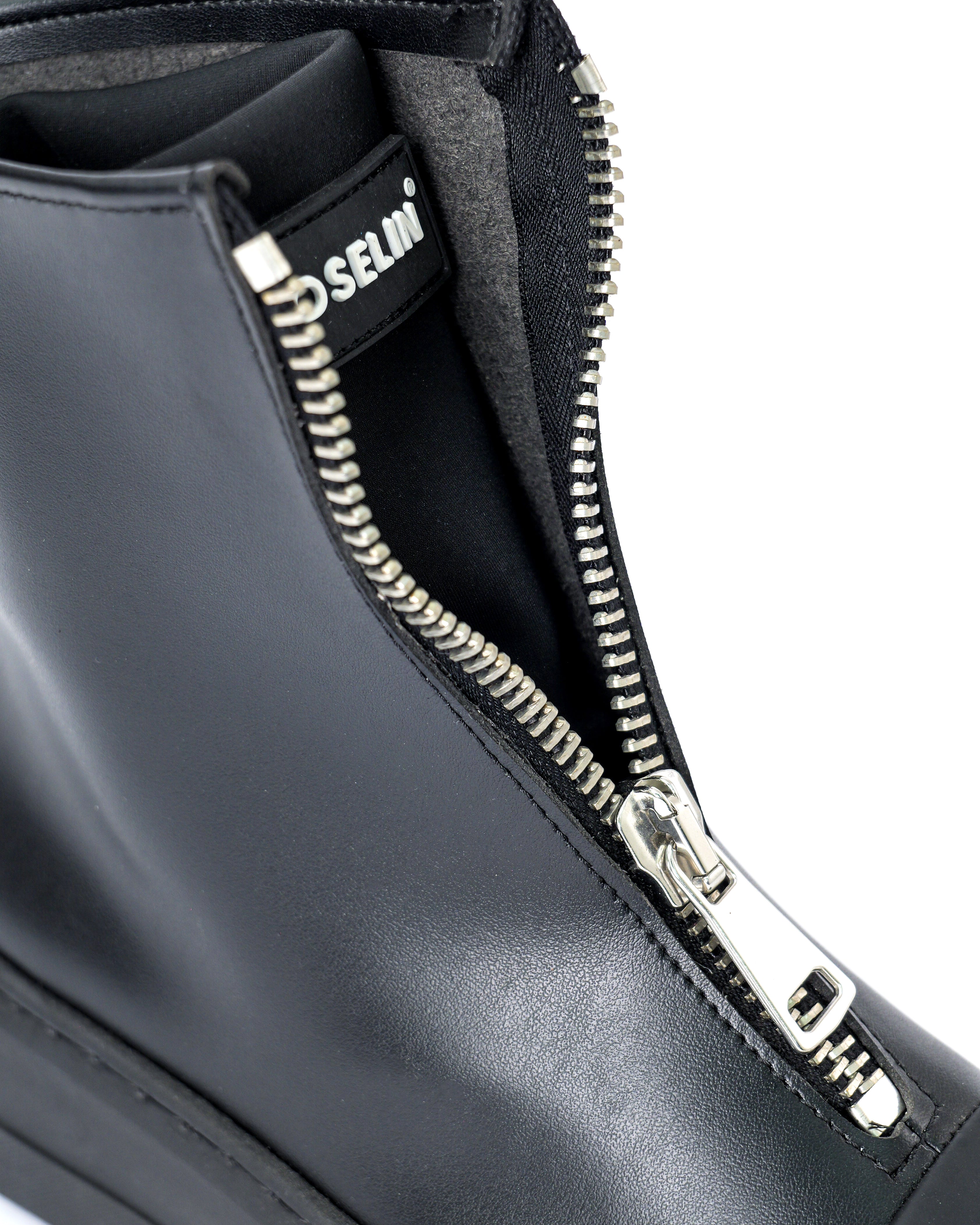 LIGHT - Total Black Line