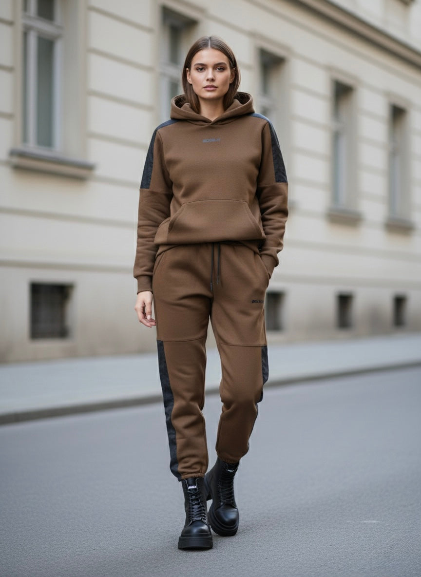 Tuta Essential Marrone