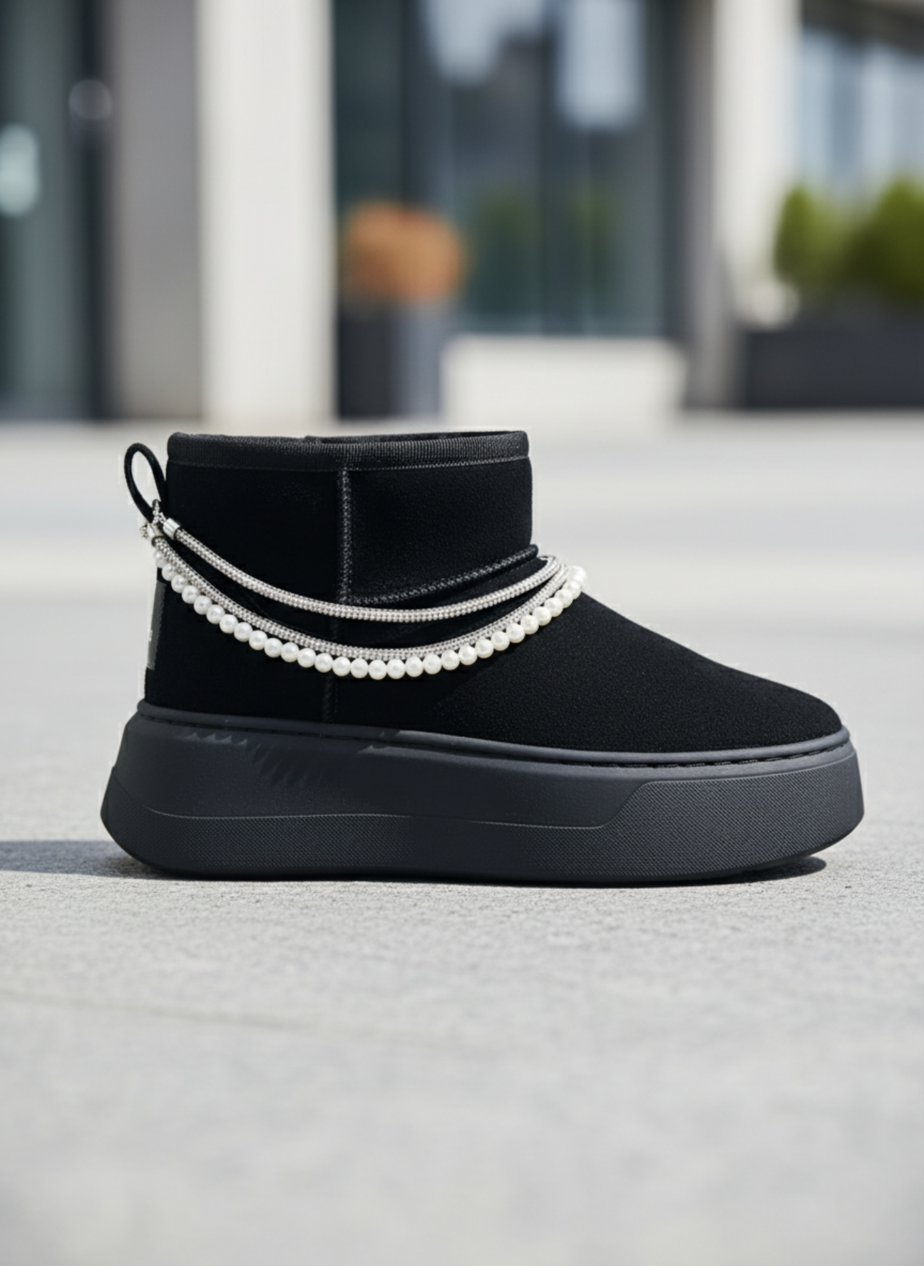 Chamonix Pearl Black