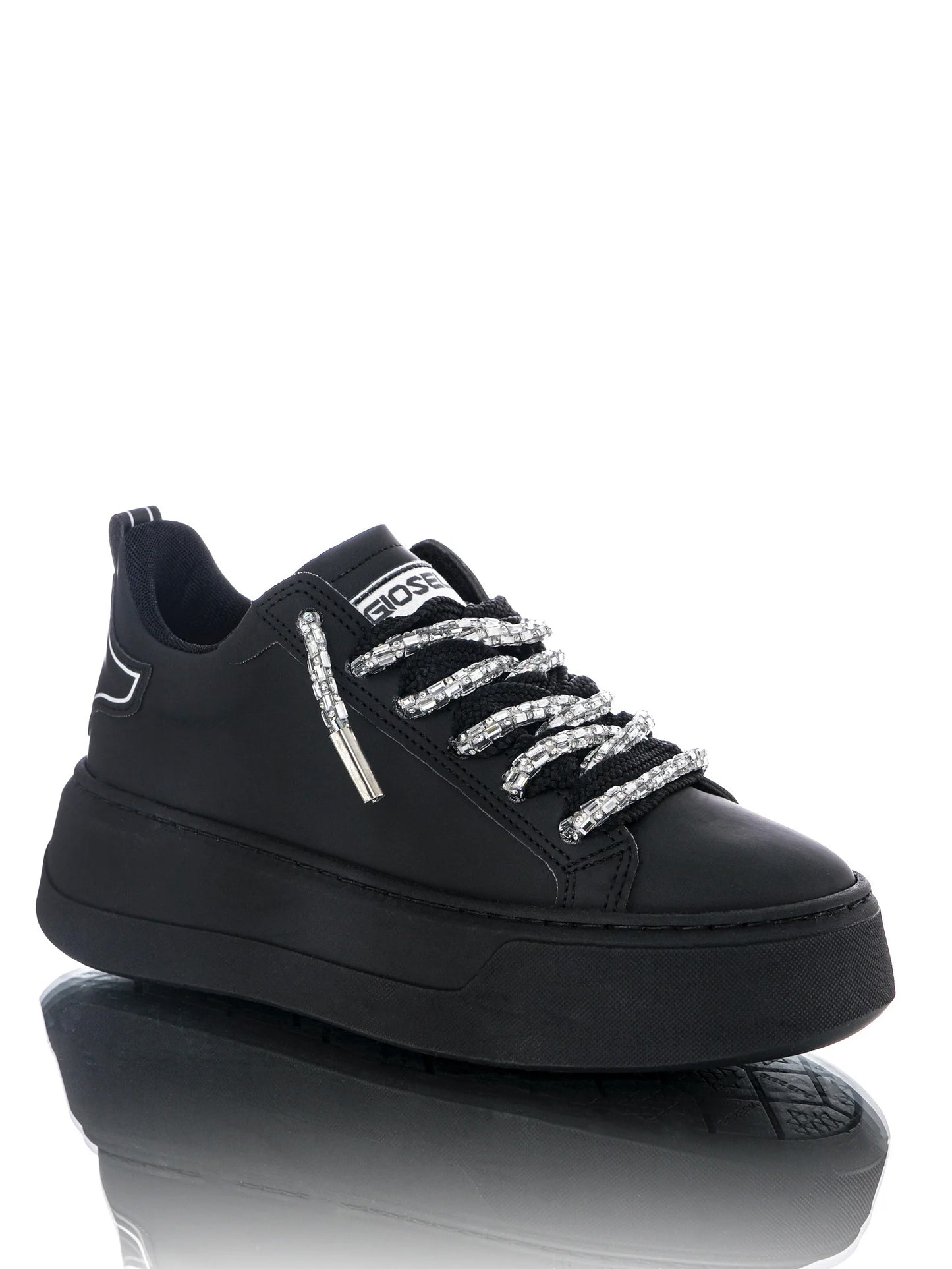 Black Tennis
