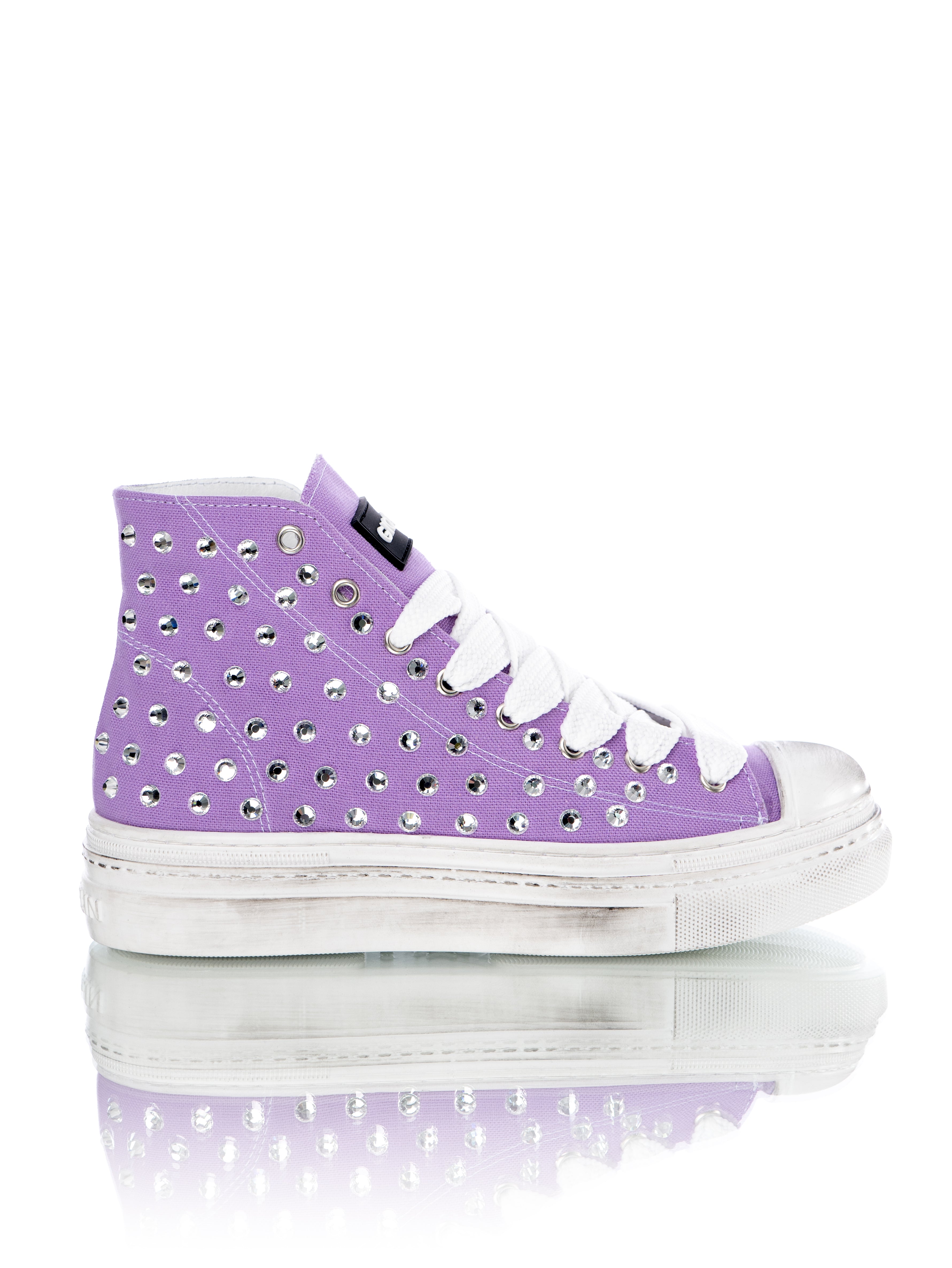 Play Diamond Wisteria