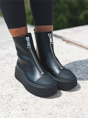 LIGHT - Total Black Line