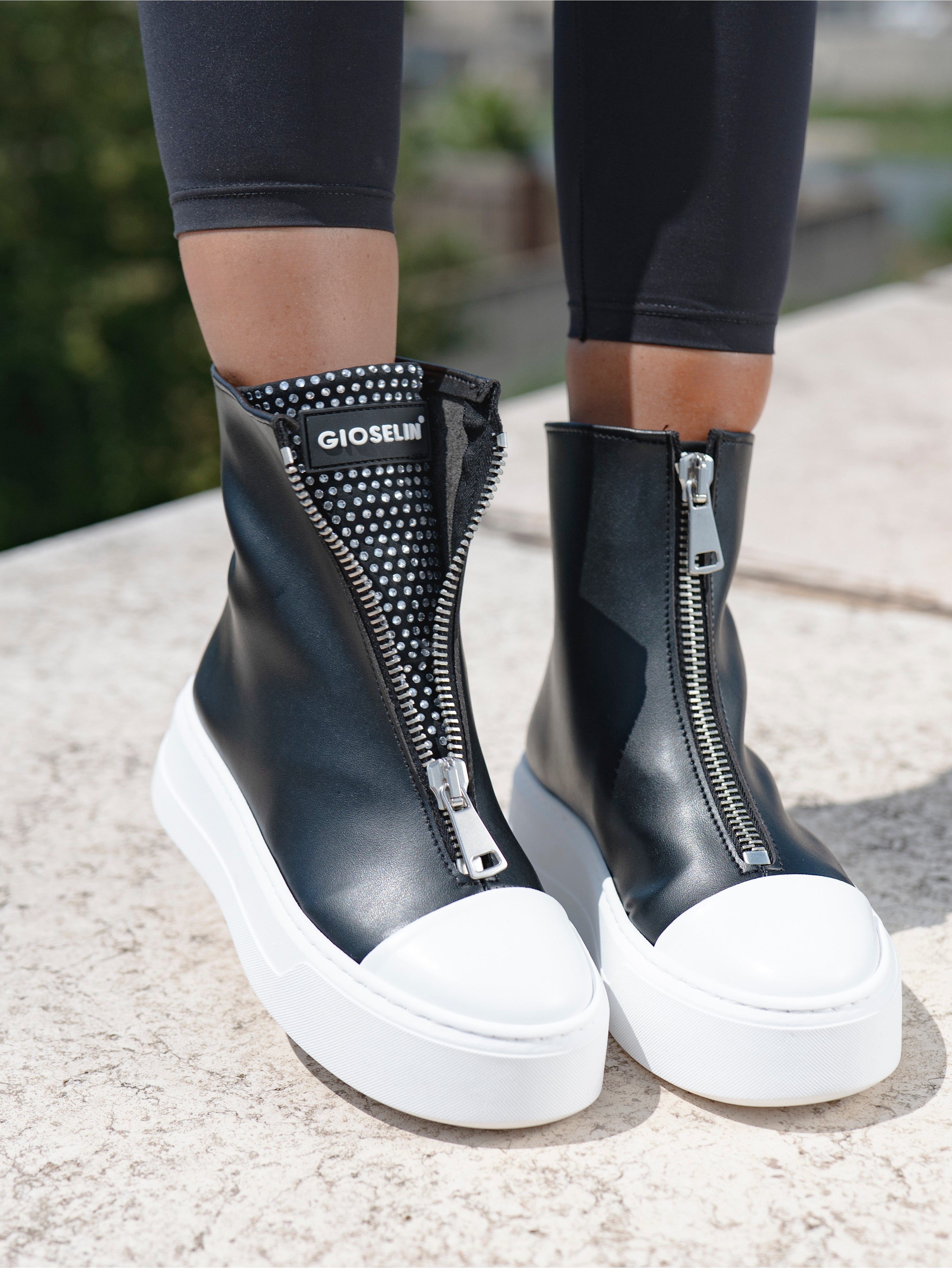 LIGHT - Line Diamond