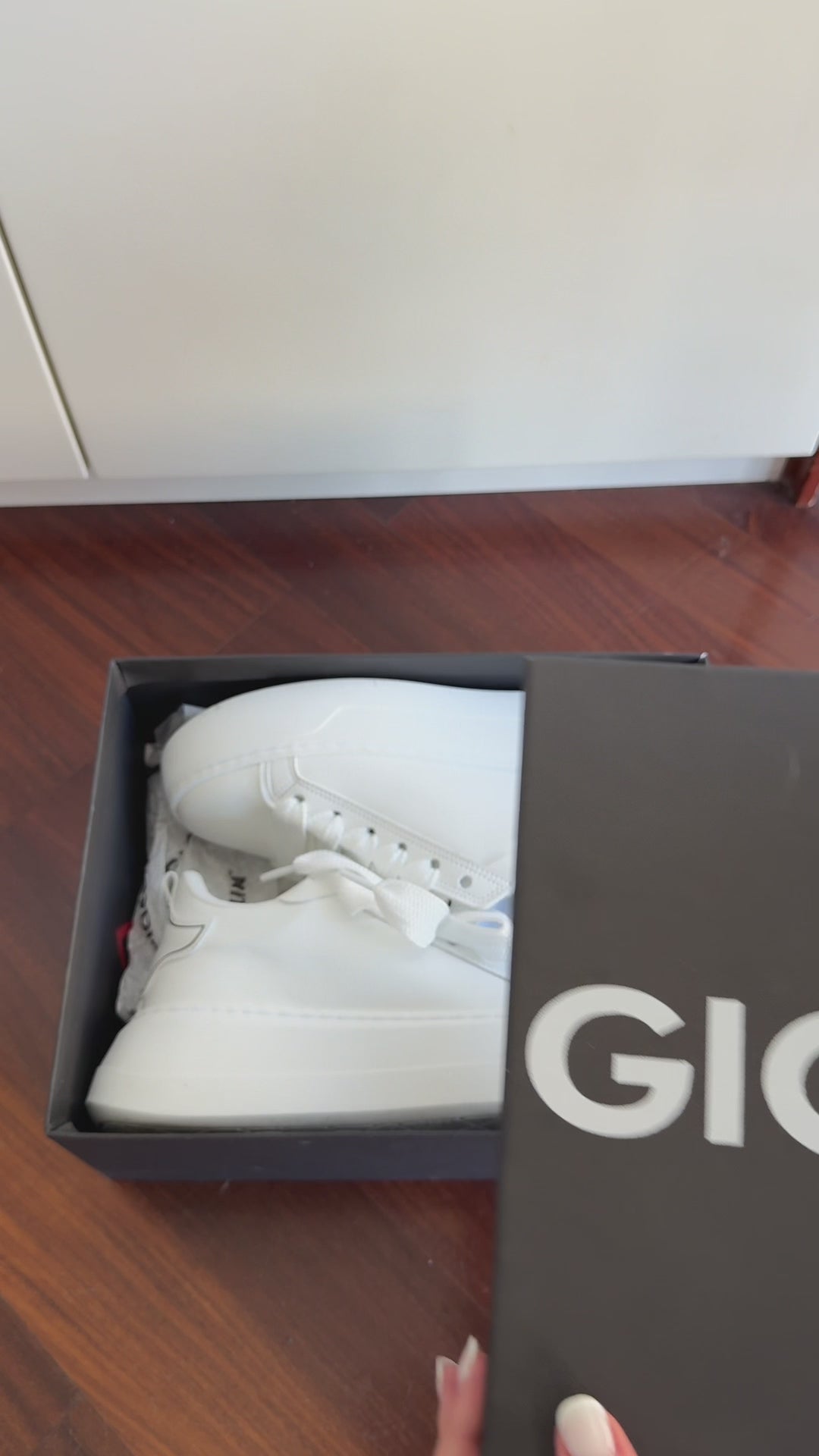 Shako Total White